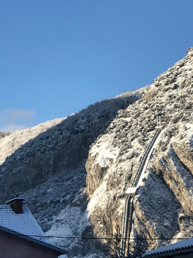 Appartement A Tarascon Sur Ariege Le Sabart Exterior photo